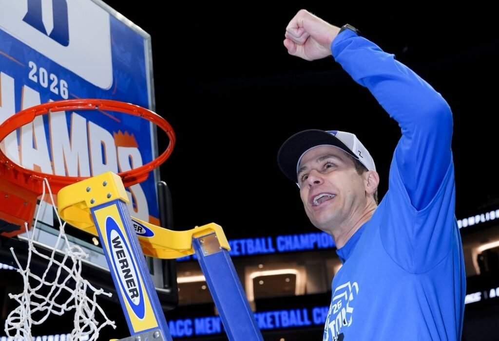 Oddsmakers peg trio of teams as clear favorites to win tournament