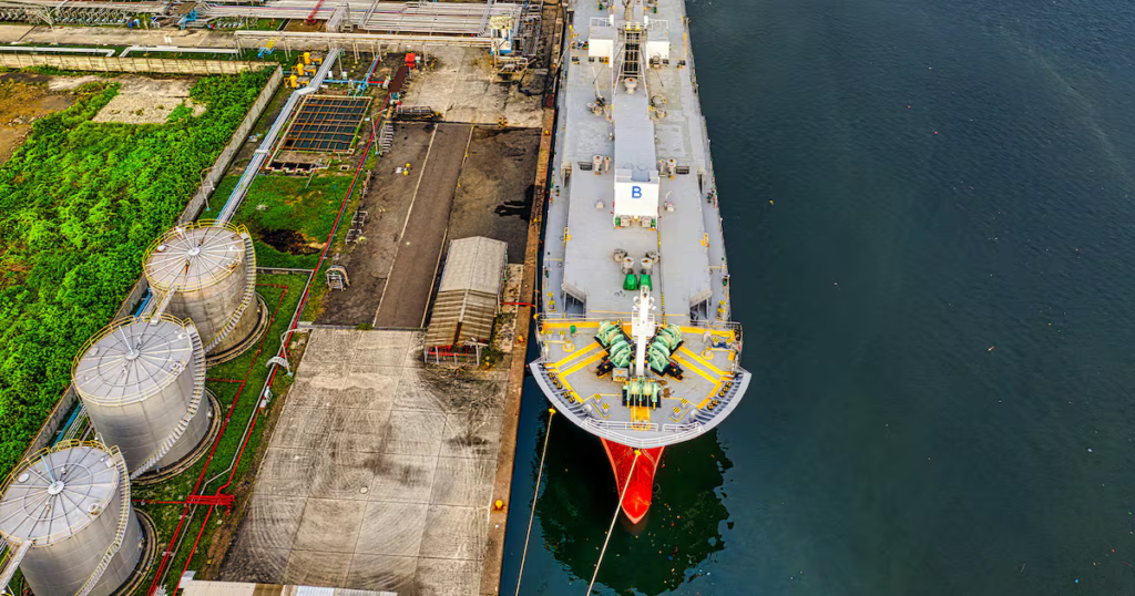 Oil Market Set for Tumultuous Week as Kharg Attack Raises Stakes