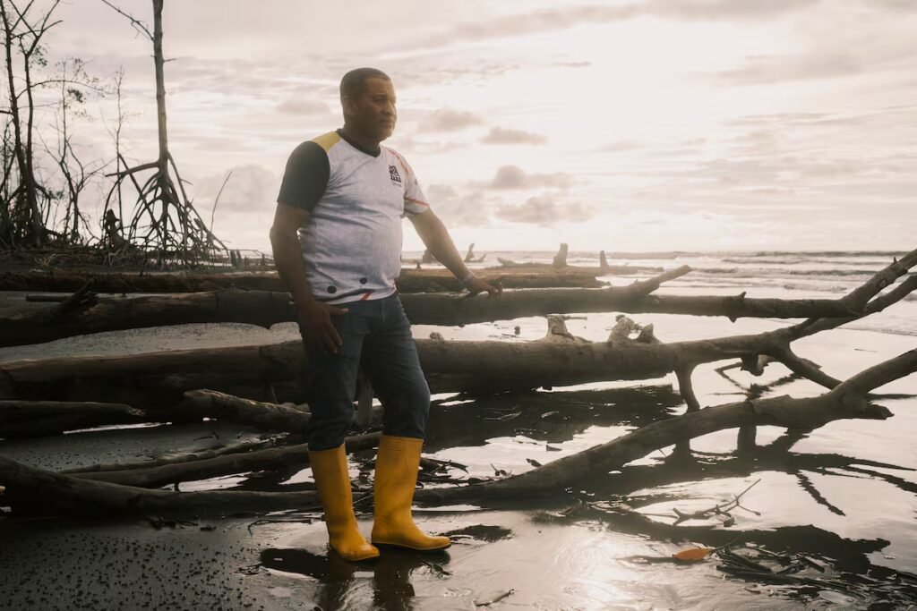 One of the two survivors of Trump’s Caribbean bombings: ‘Dad, I would have been better off dead’ | International