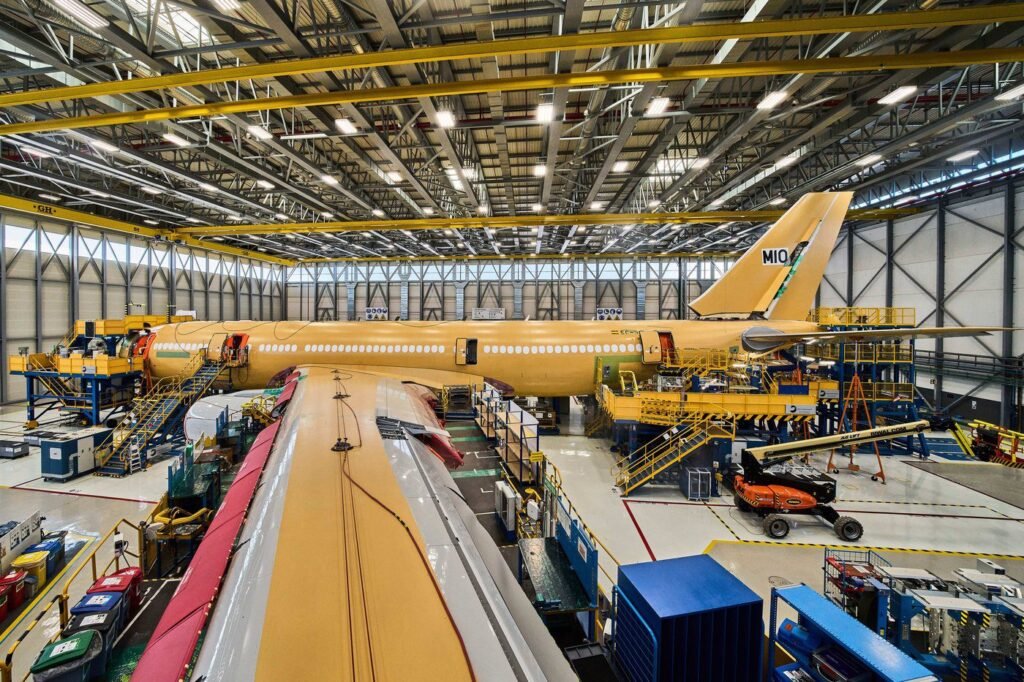 Ottawa earmarks $1.5 billion to support RCAF's new Husky tanker fleet