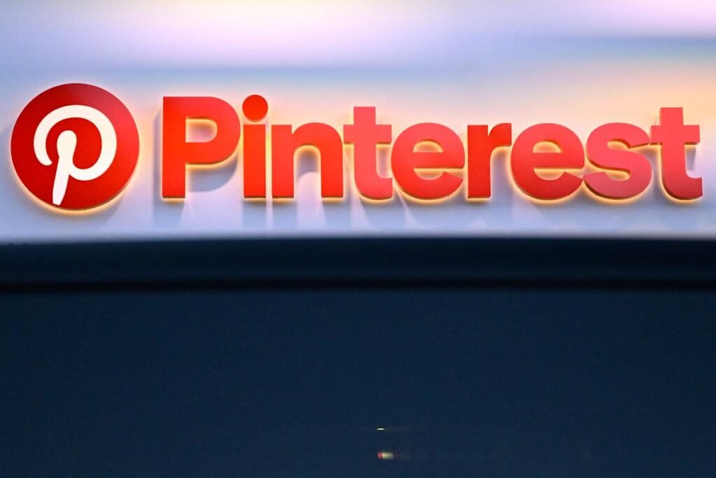 Pinterest CEO says teens under 16 should be banned from social media (but not Pinterest) Pinterest CEO says teens under 16 should be banned from social media (but not Pinterest)