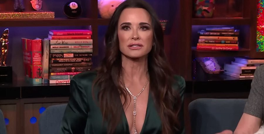 ‘RHOBH’ Kyle Richards Dragged Erika To ‘Dark Side’ Against Dorit 'RHOBH' Kyle Richards Dragged Erika To 'Dark Side' Against Dorit