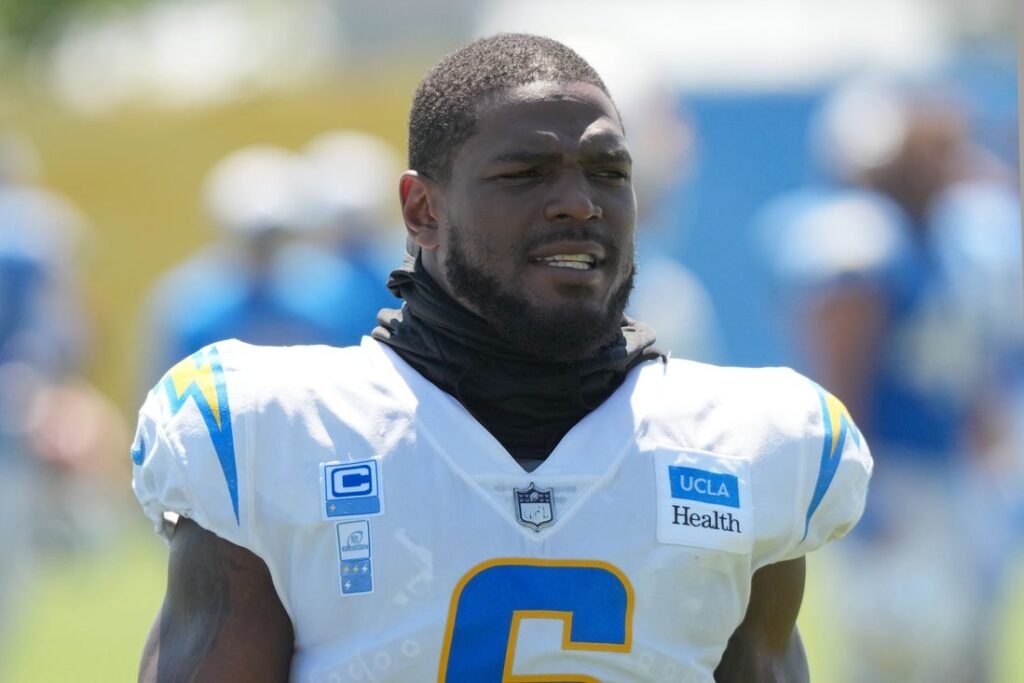 Report: Chargers to re-sign LB Denzel Perryman on 1-year deal