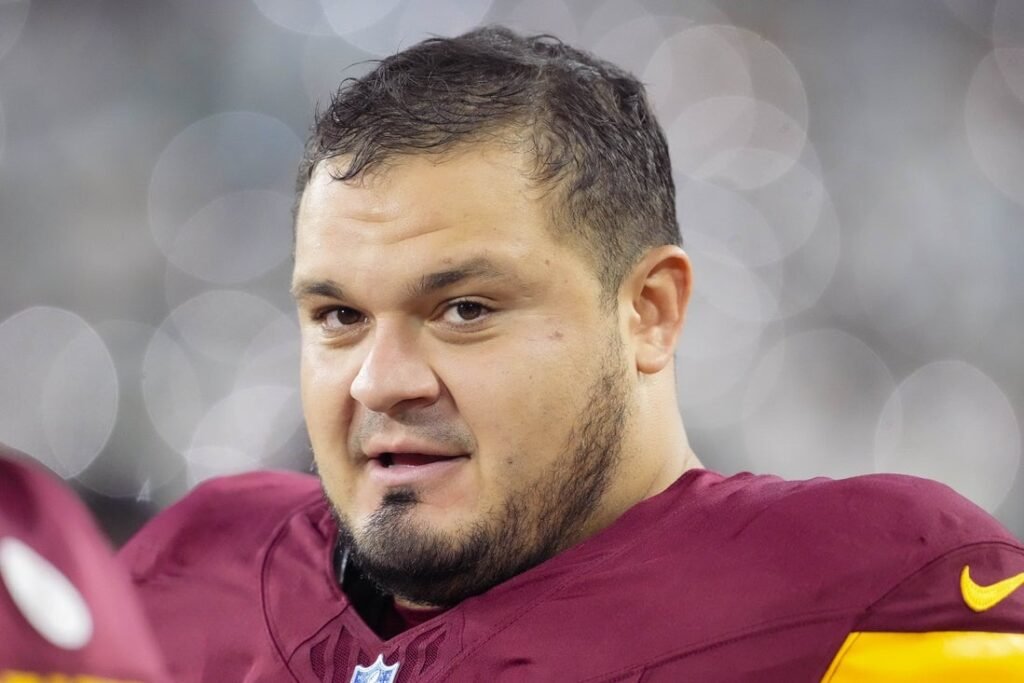 Report: Commanders reach new deal with OL Nick Allegretti