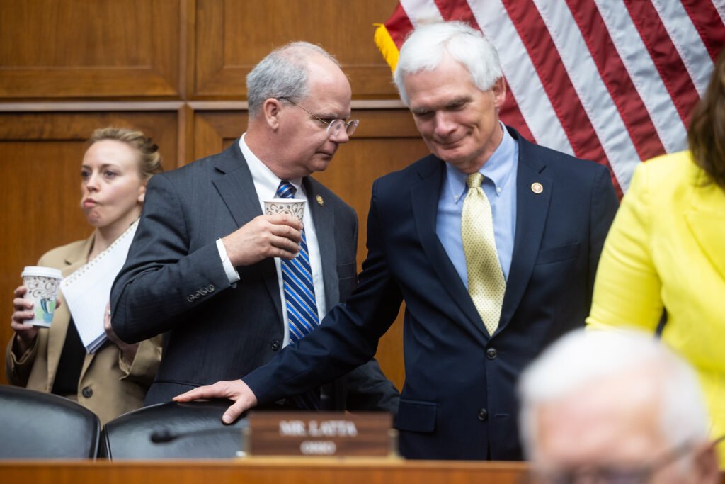 Republicans split on how to legislate on data centers