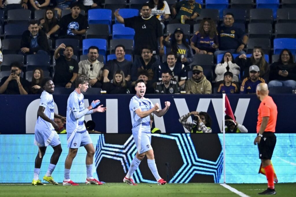 Sporting KC eager to pick up steam vs. Rapids Sporting KC eager to pick up steam vs. Rapids