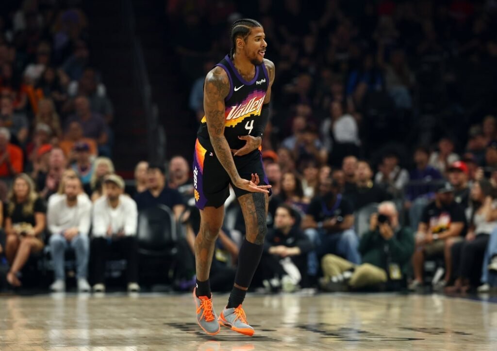 Suns pile on points, woeful Jazz in cruising to victory