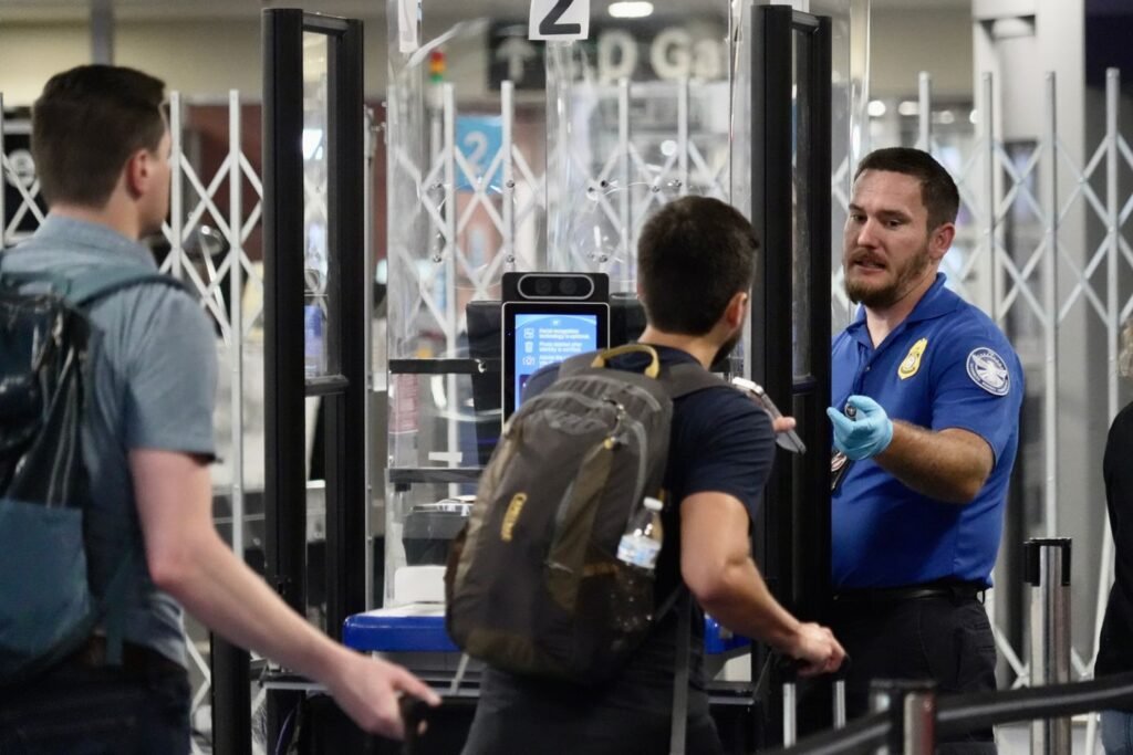 TSA union blasts ICE airport deployment: 'You cannot improvise that'