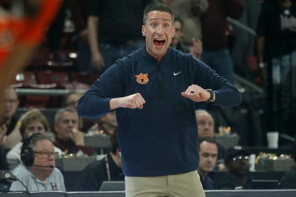 Tahaad Pettiford, Auburn control second half, dump LSU