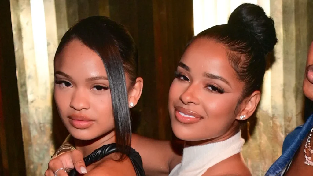 Taina Williams, Asia Carter Toilet Prank (Vid)