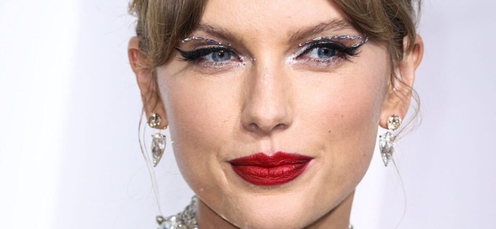 Taylor Swift Escorted Away As Woman Rushes Vehicle After Awards Show