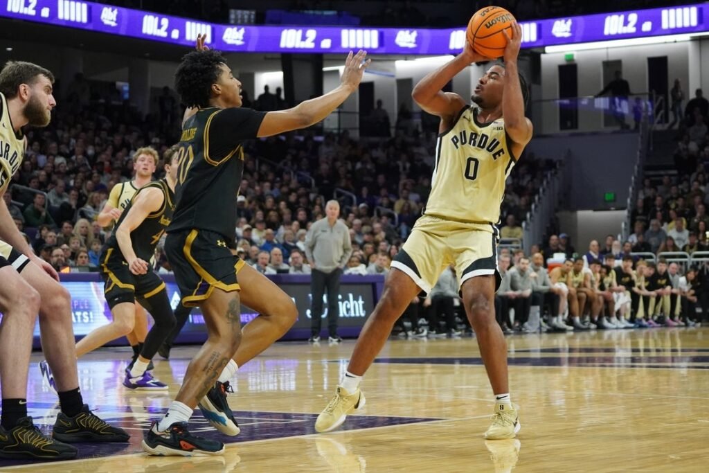 Top 25 roundup: No. 15 Purdue ekes out victory over Northwestern
