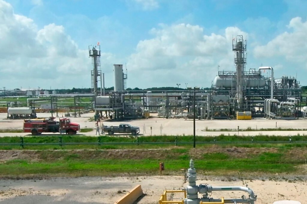 Trump says US will tap Strategic Petroleum Reserve