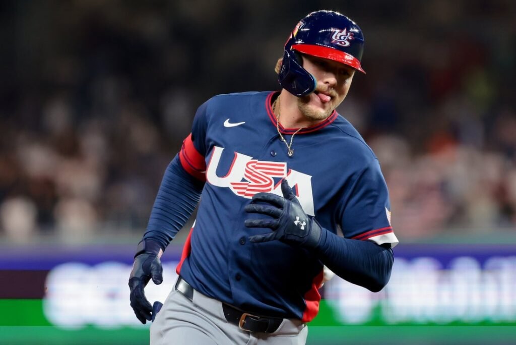 USA generates enough power to edge Dominican Republic in WBC semifinals