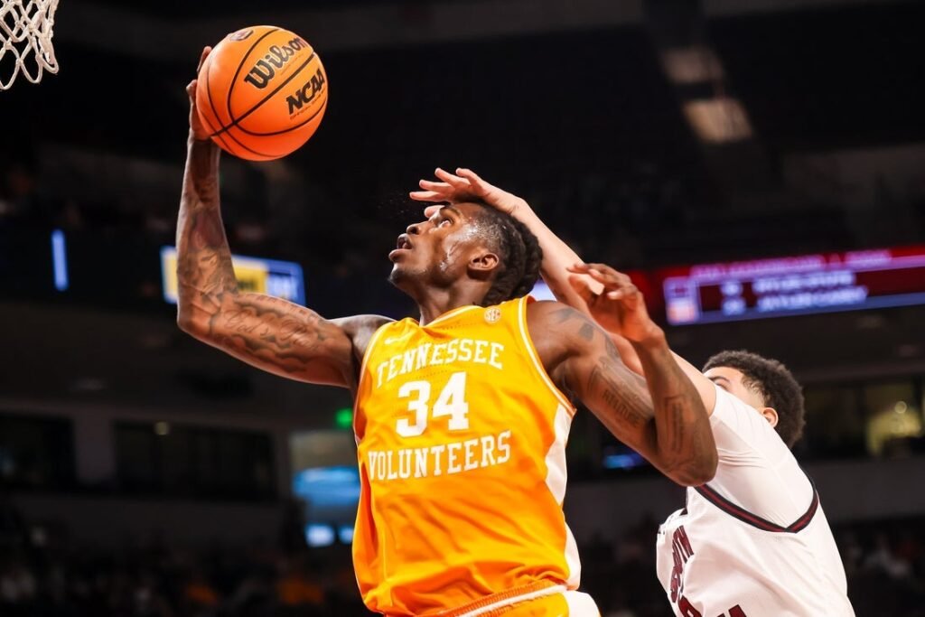 Unlikely scorers lead No. 23 Tennessee to win at South Carolina Unlikely scorers lead No. 23 Tennessee to win at South Carolina