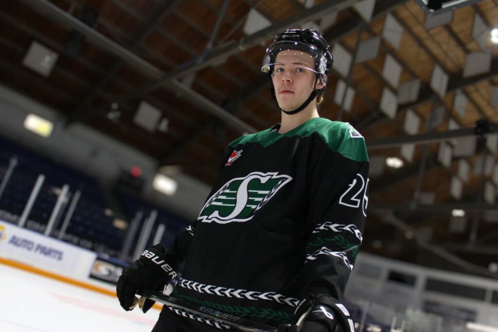 WHL’s Swift Current Broncos honour Saskatchewan Roughriders’ Grey Cup victory with crossover jersey WHL's Swift Current Broncos honour Saskatchewan Roughriders' Grey Cup victory with crossover jersey