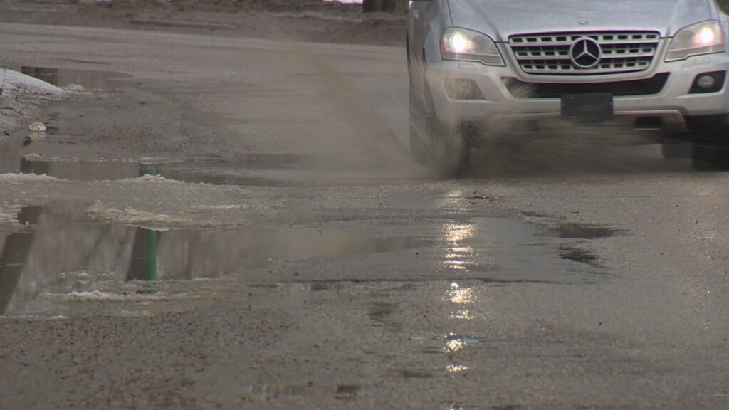Warm weather brings melting snow, potholes to Saskatchewan roads