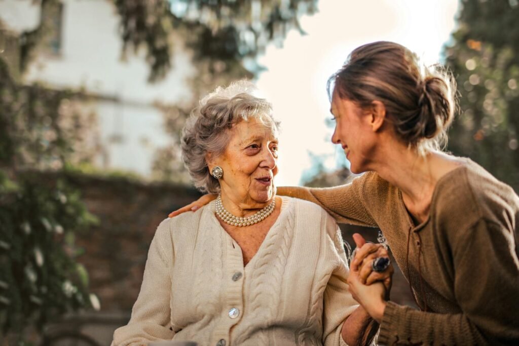 What to Look for in an Assisted Living Community With Resort-Style Amenities