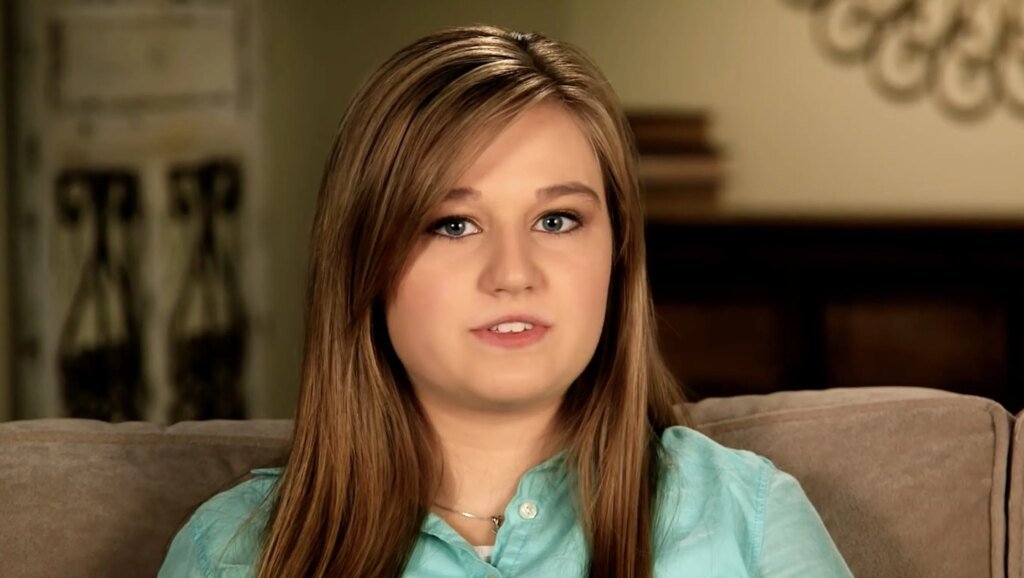Who Is Joseph Duggar’s Wife? About Kendra Caldwell Amid His Arrest – Hollywood Life