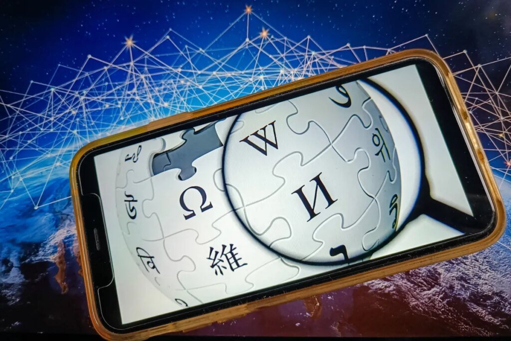 Wikipedia cracks down on the use of AI in article writing Wikipedia cracks down on the use of AI in article writing