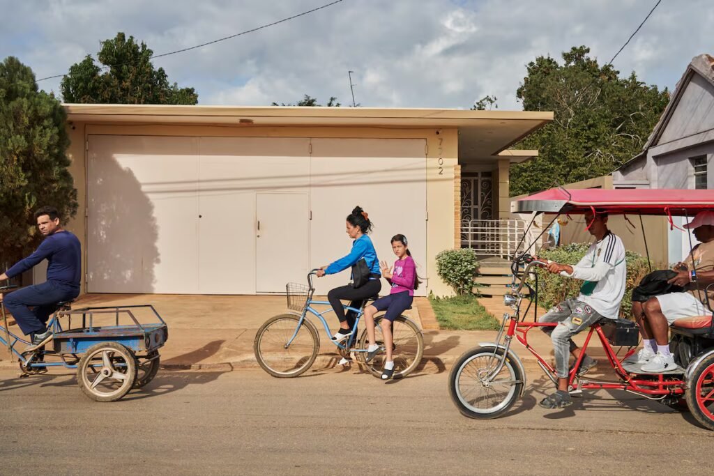 Without fuel, but pedaling on: The new bicycle boom in Cuba | International