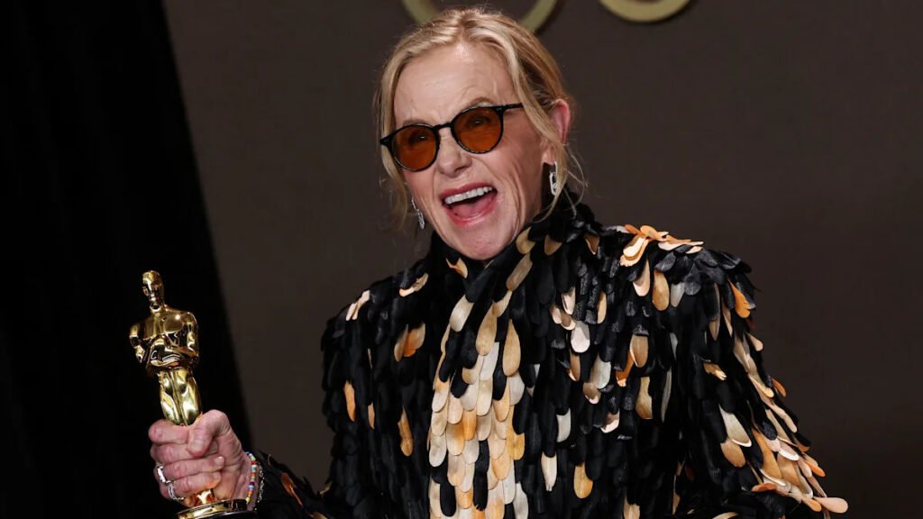 ‘One Battle After Another’ lidera mientras ‘Sinners’ se lleva a casa el primer premio – Celebrity Land ‘One Battle After Another’ lidera mientras ‘Sinners’ se lleva a casa el primer premio – Celebrity Land