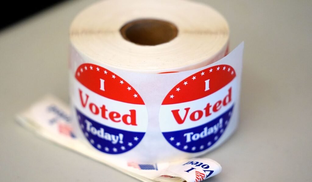 Federal judge dismisses DOJ lawsuit against Arizona seeking voter data