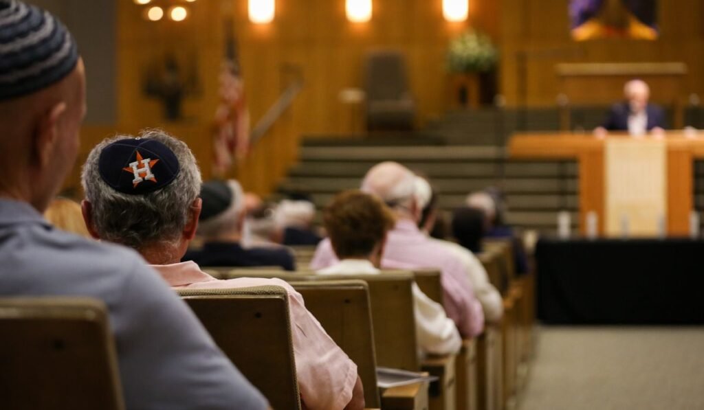 2 young people arrested in alleged plot to attack Houston synagogue members