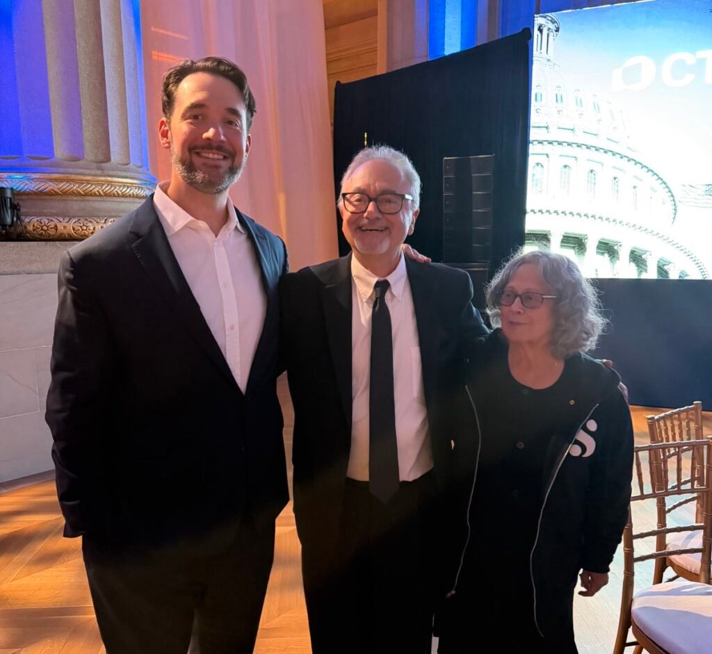 Alexis Ohanian Takes Parents Out For Washington DC Night On The Town