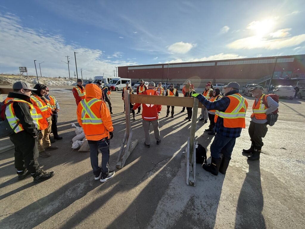 'All hands on deck:' Manitoba asks civil servants to help flood prep on First Nation