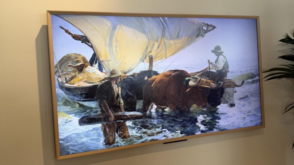 Amazon lanza sus televisores que parecen cuadros en Europa y un Fire TV stick que no tienes que enchufar a la corriente