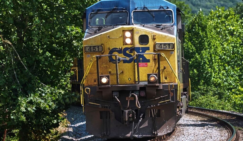 CSX delivers 25% jump in profit as it hauls more goods and cuts expenses