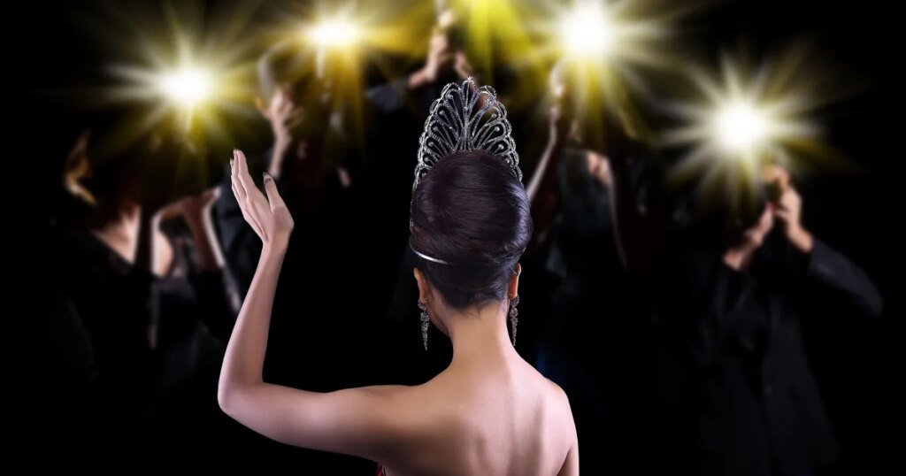 Carolina Flores Gomez and More