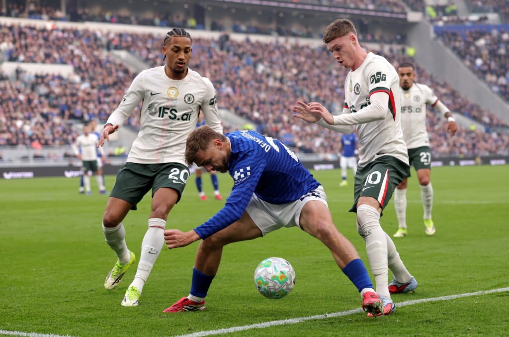 Chelsea forward one of two Barcelona alternatives to Julian Alvarez