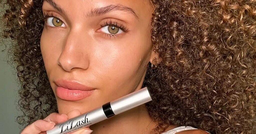 Clumpy Mascara Is Out! Switch to This Lash-Boosting Serum