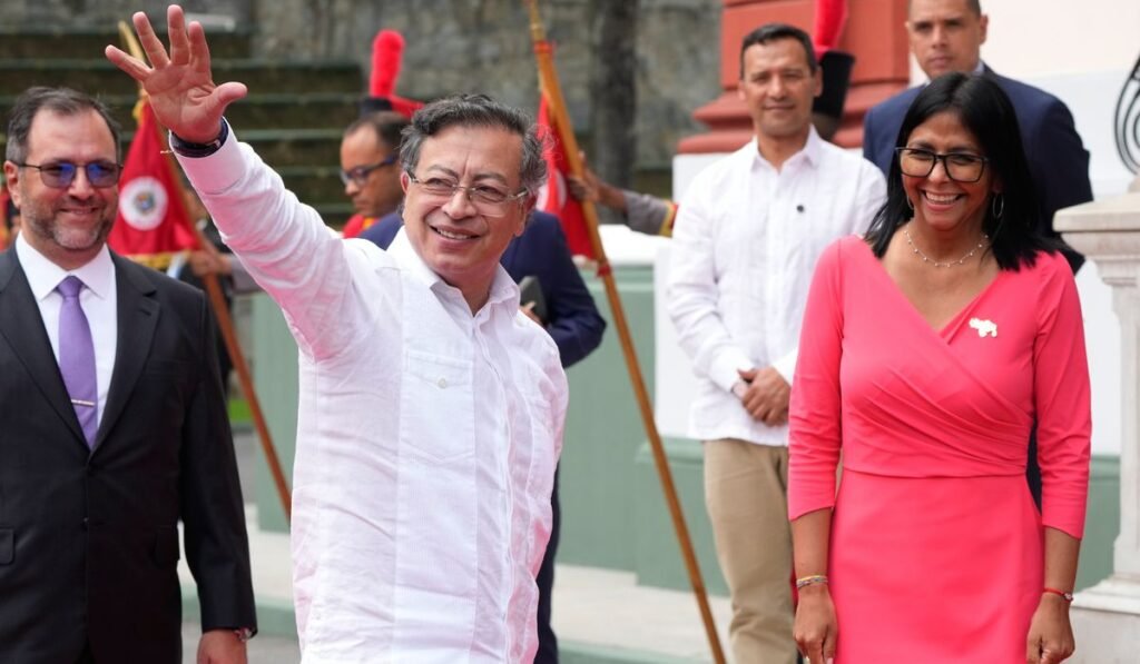 Colombia’s leader visits Venezuela for key talks with acting President Delcy Rodriguez