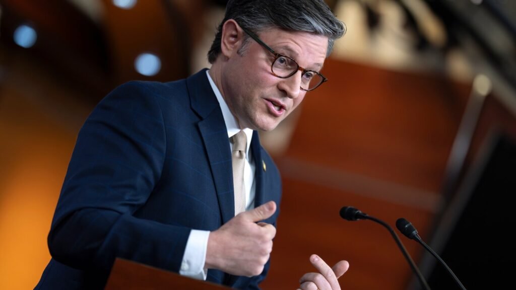 Congress ends record shutdown at DHS : NPR