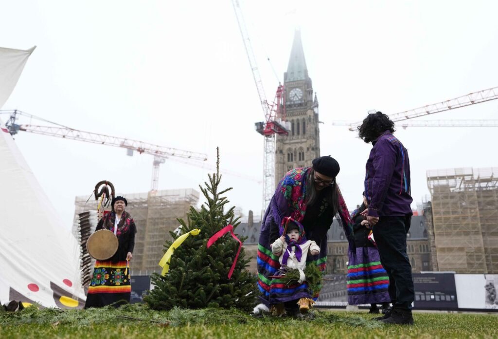 Cree child takes first steps on Parliament Hill in 'historic' ceremony