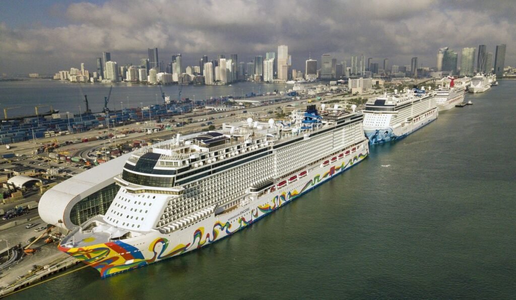 Cruise passengers stranded on San Francisco ship for nearly 9 hours in customs ‘nightmare’