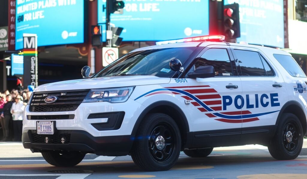 D.C. police declare four weekend juvenile curfew zones a day after mayor’s order reauthorizing them