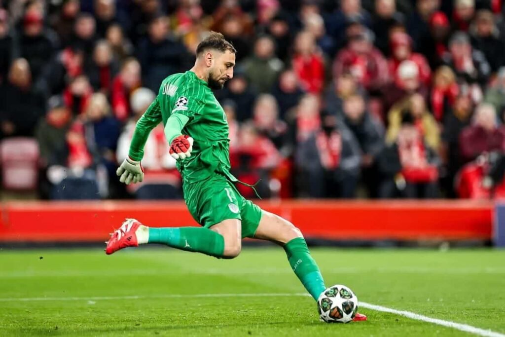 Donnarumma mistake hands Arsenal lifeline in Premier League title showdown