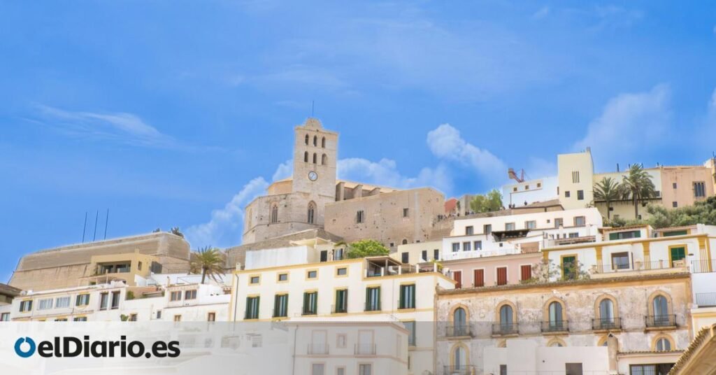 El castillo renacentista de Ibiza ubicado en un pueblo Patrimonio de la Humanidad junto al Mediterráneo