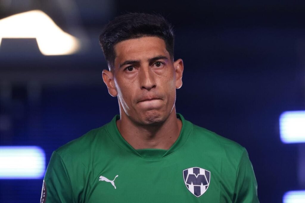 Goalkeeper Andrada apologises for wild punch that sparked melee:'I really regret it'