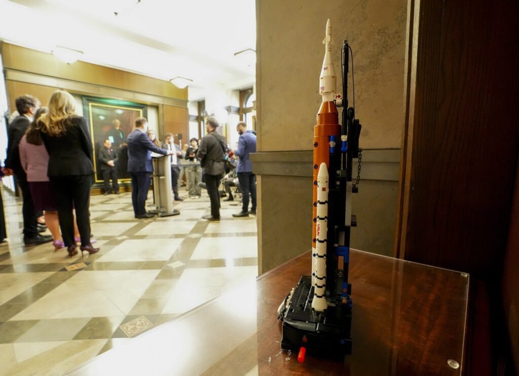 Government introduces bill to support space launches from Canadian territory