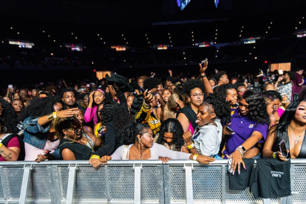 Groovin’ de LSU ofrece actuaciones optimistas antes de la final – Celebrity Land