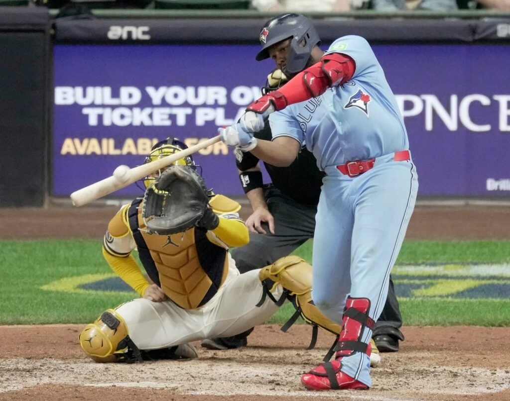 Jays rally in 9th, hold off Brewers in 10th in wild win Jays rally in 9th, hold off Brewers in 10th in wild win