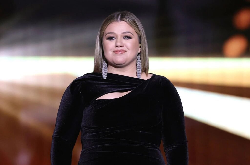 Kelly Clarkson Hits The Legendary ‘Since U Been Gone’ High Note In Original Key For First Time In 13 Years