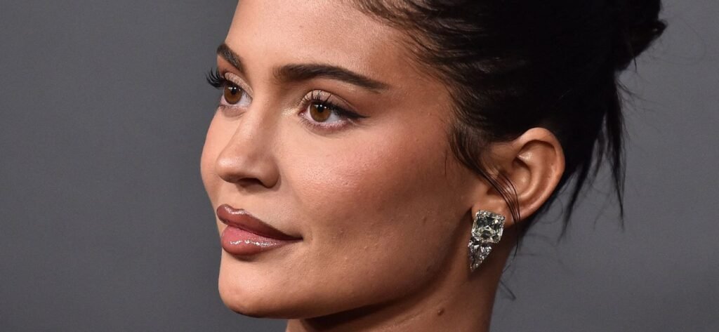 Kylie Jenner Slammed Over ‘Gratitude List’ That Put Kids Last Kylie Jenner Slammed Over ‘Gratitude List’ That Put Kids Last