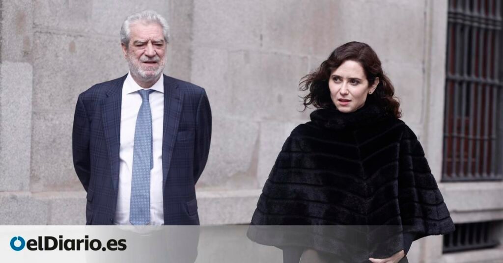 La jueza que investiga a Miguel Ángel Rodríguez cita a los dos policías que identificaron a los periodistas de El País