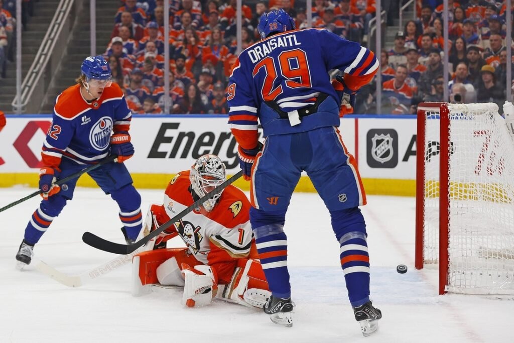 Leon Draisaitl, Oilers send series back to Anaheim for Game 6